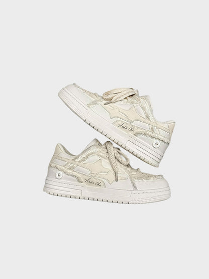 Broken Creme Sneakers