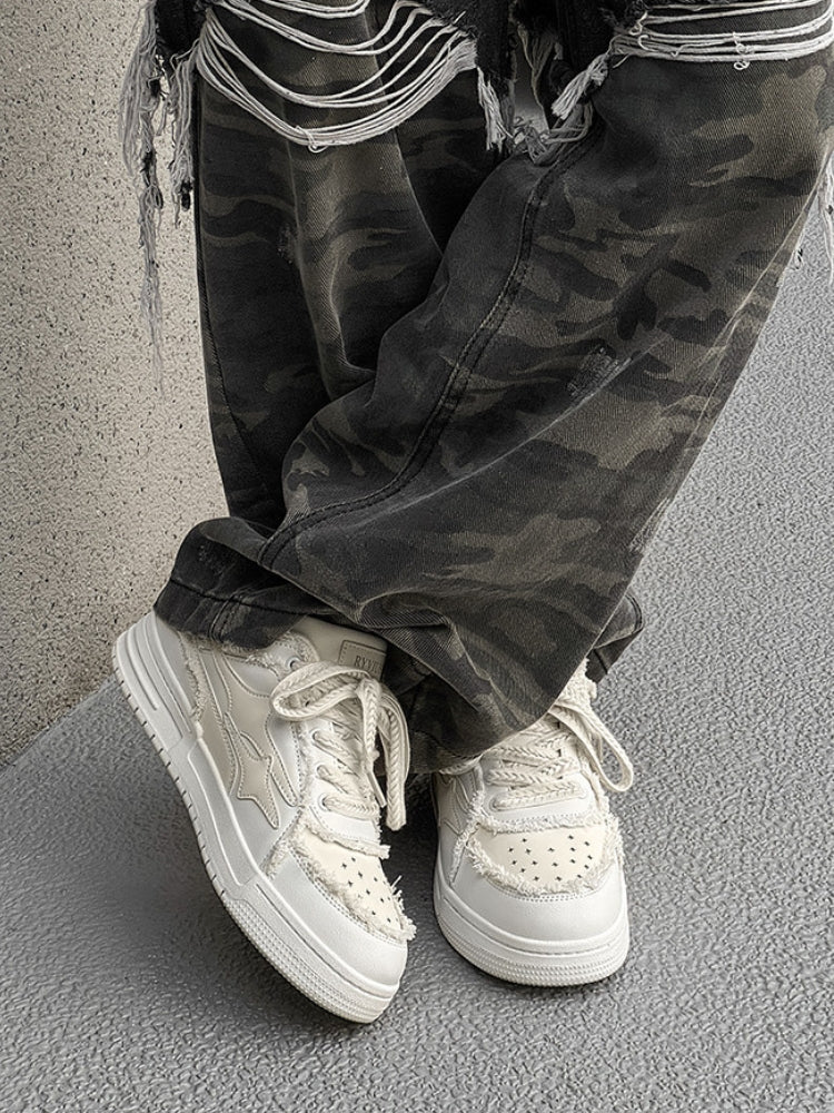 Broken Creme Sneakers