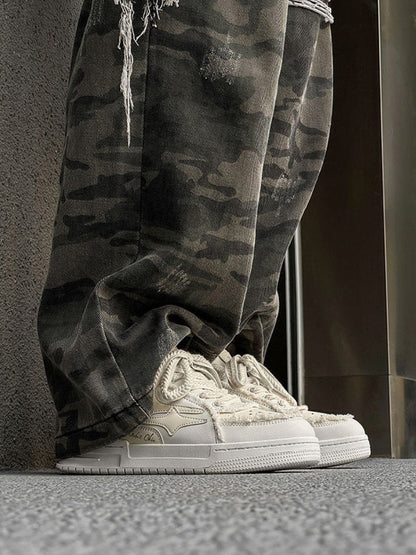 Broken Creme Sneakers
