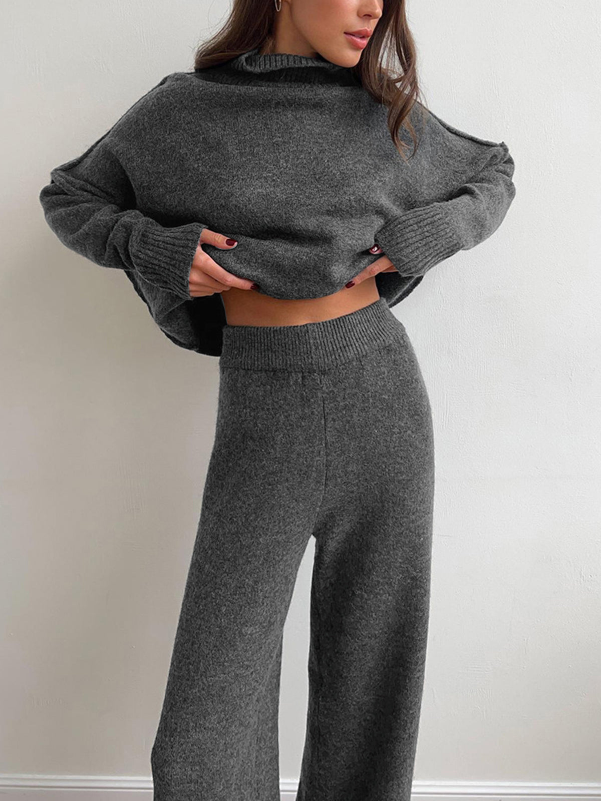 Conjunto de pantalón y jersey de cuello alto liso