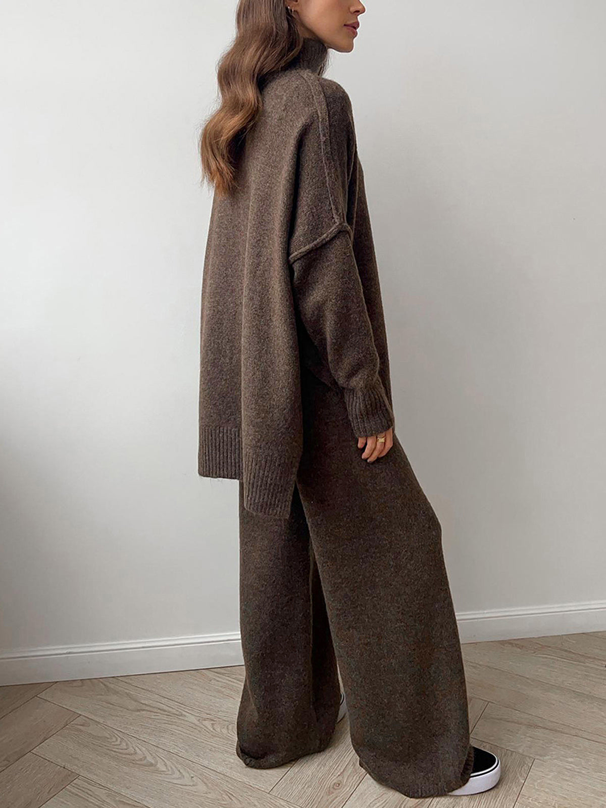 Conjunto de pantalón y jersey de cuello alto liso